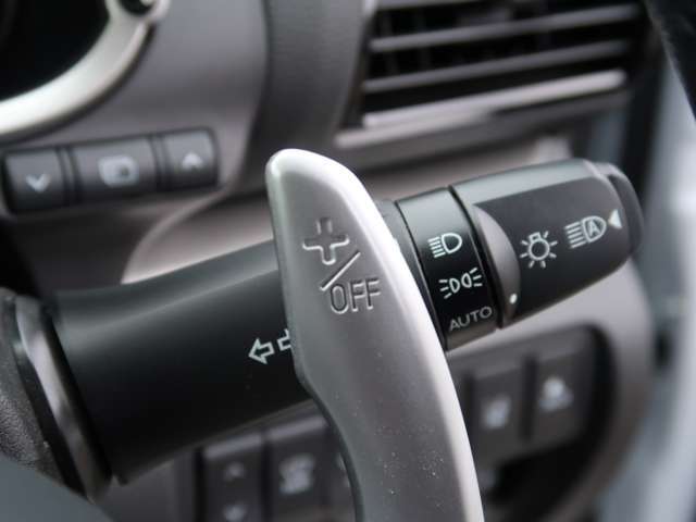 オートマチックハイビーム　オートライト　回生パドルシフト