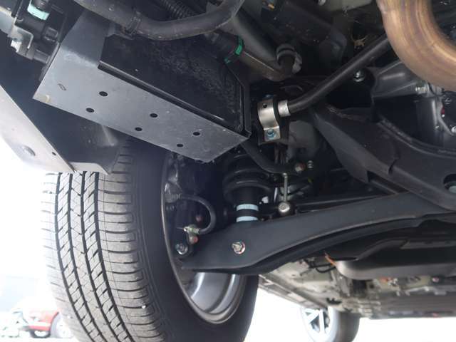 突き上げや気になる錆、事故修復も無く良好