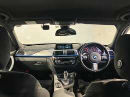 BMW先進安全装備 ドライビングアシスト：システムが常に前方を監視し前車接近警告機能、衝突回避、被害軽減ブレーキ・車線逸脱警告