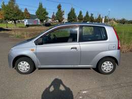 車両の品質管理は室内展示場を完備しておりますので、品質を保った状態の車両をご覧いただけます。