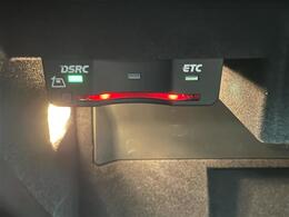 【ETC】有料道路を利用する際に料金所で停止することなく通過できる、ETC車載器（ノンストップ自動料金収受システム機器）が装備されています。セットアップを行うことで利用可能になります。