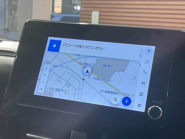 【純正ナビ】一体感のあるナビは、高級感ある車内を演出してくれます。Bluetooth再生などオーディオ機能も充実しておりますので、運転もより楽しめます♪