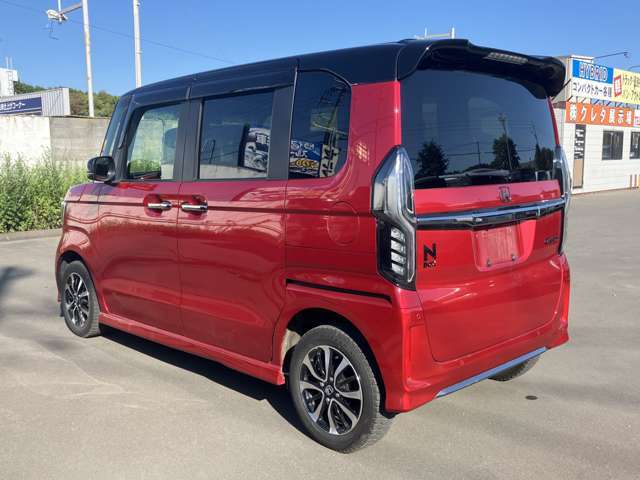国交省の代わりに車検認定ができる「陸運局指定工場」の資格をもっており、熟練の整備士や国家資格を持った整備士が揃ってます！