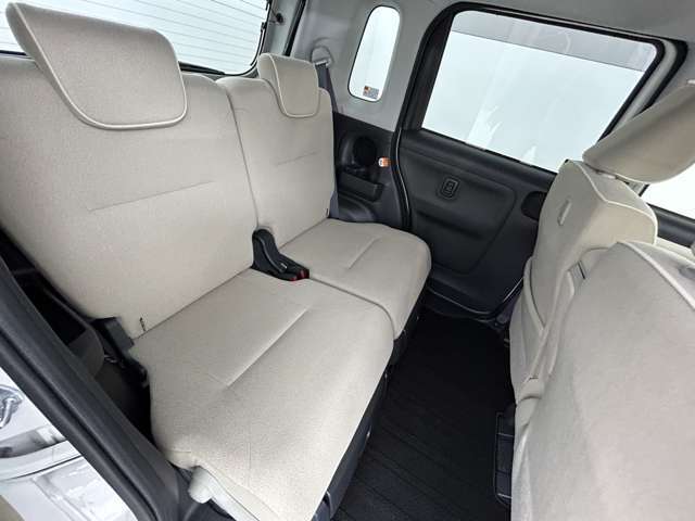 【　セカンドシート　】2列目も広々お乗りいただけます♪