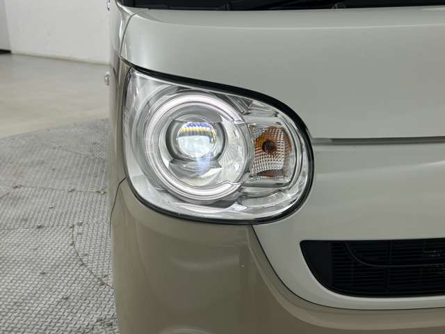 【　LEDヘッドライト　】悪天候や夜間の走行も視界良好で安心してお乗りいただけます。