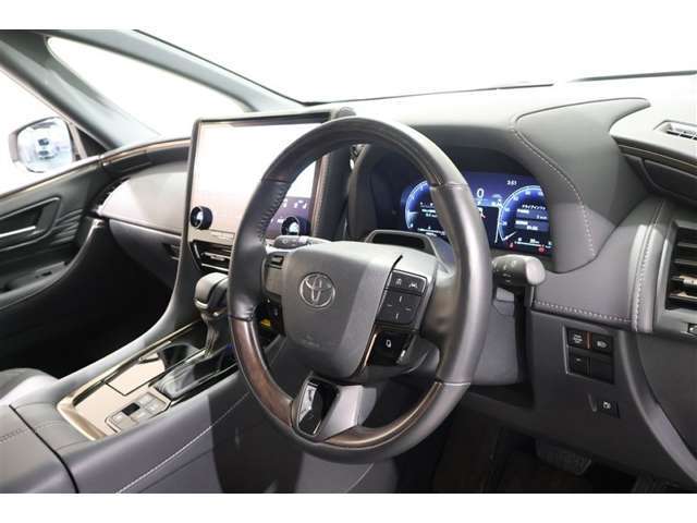 ■見通しのよいすっきりとした視界で、誰でも運転しやすいです。運転のしやすさは疲れにくさにも繋がりますよ♪