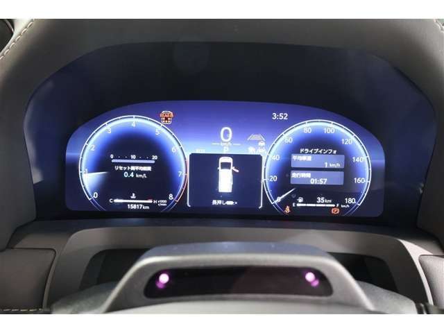 ■スピードメーター■　とっても見やすいメーターです。夜間時はラグジュアリーな気分にさせてくれる照明が魅力ですので、夜のドライブも楽しみになりますよ♪