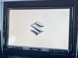 【純正パイオニア8インチナビ】人気の純正ナビを装備しております。ナビの使いやすさはもちろん、オーディオ機能も充実！キャンプや旅行はもちろん、通勤や買い物など普段のドライブも楽しくなるはず♪