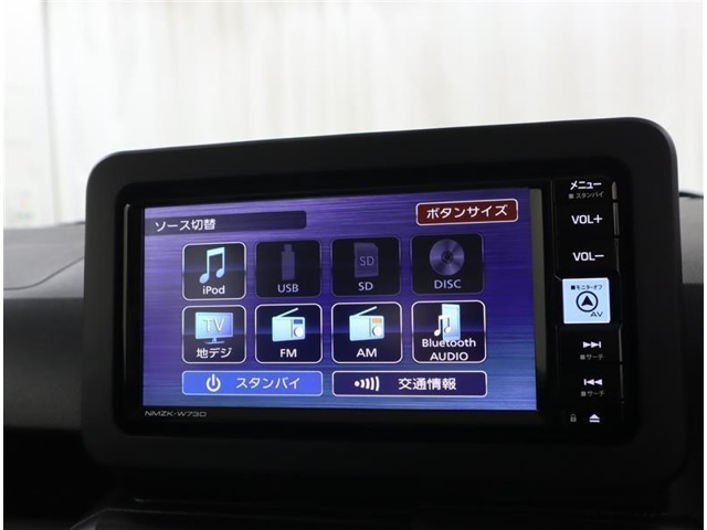 ナビ搭載で、初めての道や遠出でも安心です！機種によってはTV・DVD・オーディオプレイヤー接続・ブルートゥース機能などでいろいろな使い方も出来ますよ！