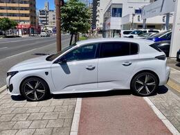 引き締まったスポーティフォルム