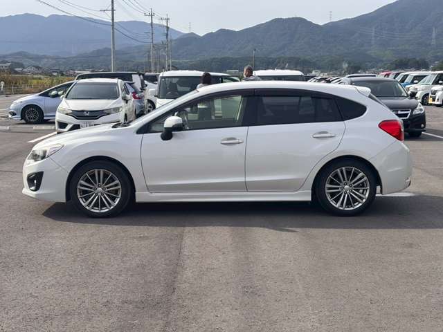 ★画像や動画を見ただけでお車の検討を進める事に抵抗がある方でも気軽に利用できるオンライン商談ならお車の検討はもちろん営業担当や店舗の様子も生中継でご覧いただけますので安心してお車をご検討頂けます。