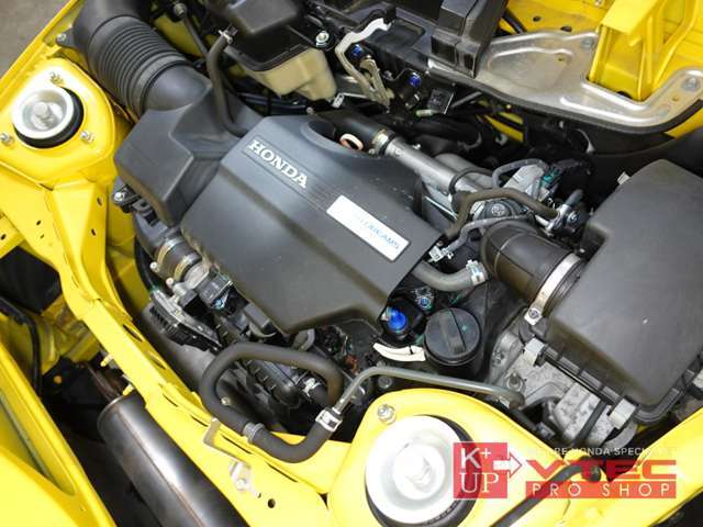 専用設計のターボチャージャーを搭載したS07A型エンジン。高回転までストレスなく吹け上がります。ここからのカスタム・チューニングなども専門店の当店にお任せ下さい！