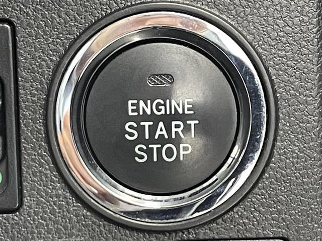 気になる車はすぐにお問い合わせください！画面右側の0066から始まる無料ダイヤルからお問い合わせ下さい！専門スタッフがお車のご質問にお答えいたします！