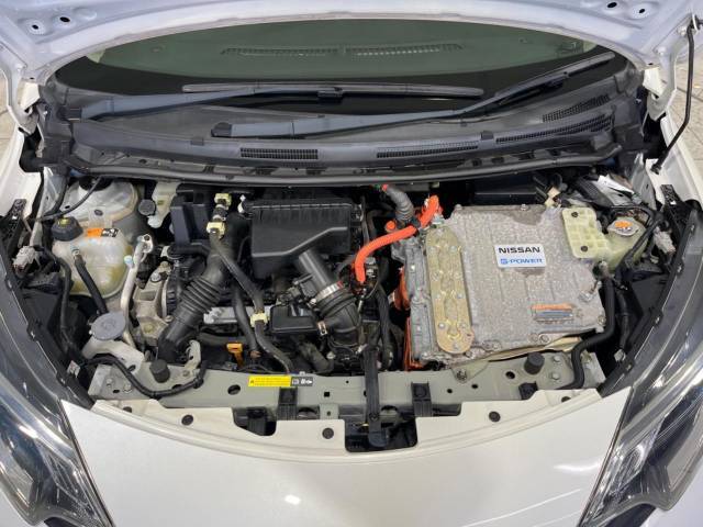 親切・丁寧な専門メカニックスタッフが応対！・車検・点検整備・事故等の修理などアフターサービスも安心。お車のカスタマイズもネクステージのサービススタッフまでご相談ください！