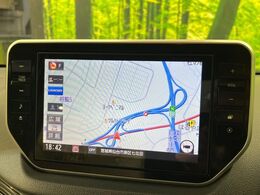 【純正ナビ】人気の純正ナビを装備。オーディオ機能も充実しており、Bluetooth接続すればお持ちのスマホやMP3プレイヤーの音楽を再生可能！毎日の運転がさらに楽しくなります！！