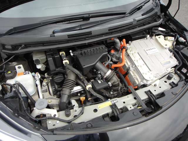 ★発進時から一気に最大トルクを発生するモーター特有の優れた瞬発力により、電気自動車と同様の加速を体感できます★