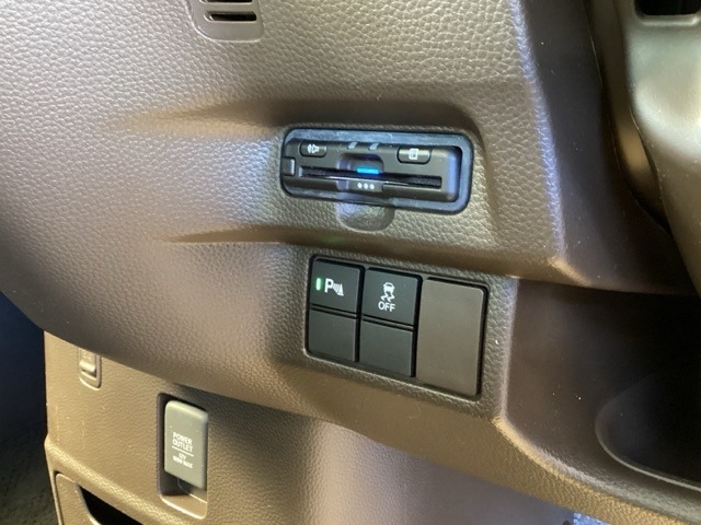 ETC付いてます。ETCが使用可能な道路通行料はキャッシュレスでスマートに走行できます。再セットアップして納車致します。