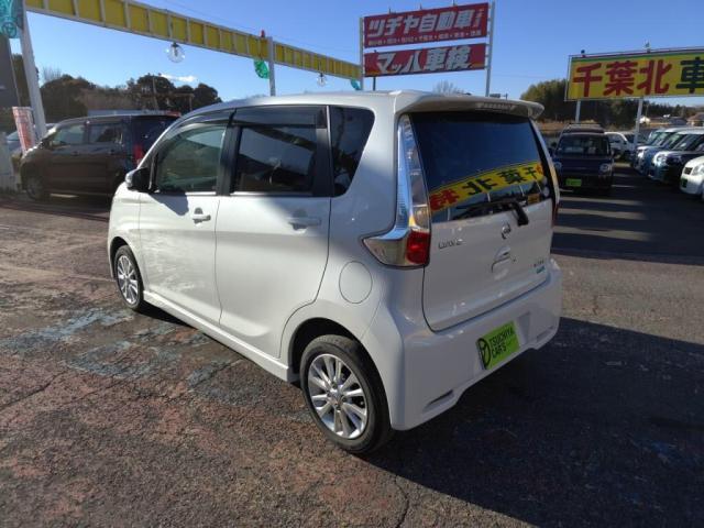 初めてお車を購入される方もご安心ください！手続きから保険の加入までスタッフが丁寧にご案内いたします！