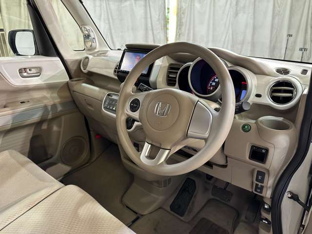 当店のこだわりはズバリ「価格」です。車両仕入れにとことんこだわり、良質な車両を安く取り揃えております。