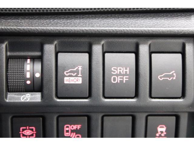 パワーリヤゲート装備。リヤゲートは車内から開閉操作が可能です。