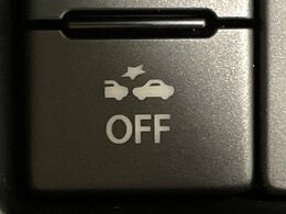 【スズキ　セーフティサポート】走行中に前方の車両等を認識し、衝突しそうな時は警報とブレーキで衝突回避と被害軽減をアシスト。より安全にドライブをお楽しみいただけます。