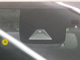 【トヨタセーフティセンス】走行中に前方の車両等を認識し、衝突しそうな時は警報とブレーキで衝突回避と被害軽減をアシスト。より安全にドライブをお楽しみいただけます。