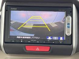 【バックカメラ】駐車時に後方がリアルタイム映像で確認できます。大型商業施設や立体駐車場での駐車時や、夜間のバック時に大活躍！運転スキルに関わらず、今や必須となった装備のひとつです！