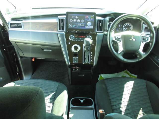 納車の際には点検整備を実施致します。ご購入後の整備や修理はサービス工場にてしっかりと行わせて頂きますので、ご購入後のアフターサービスまでお任せください！