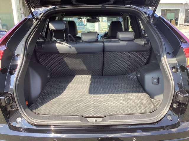 お支払いは「UCARクレジットPlus」がおすすめです。最終回支払額に残価設定することで月々のお支払い金額を軽減する中古車クレジットプランです。