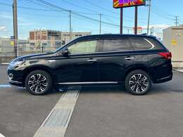 グループ総在庫常時500台以上！！販売だけでなく無料査定買取強化中！多くのユーザー様から嬉しい口コミを頂いております！！自社保証最長5年！！アフターサポートも充実！！