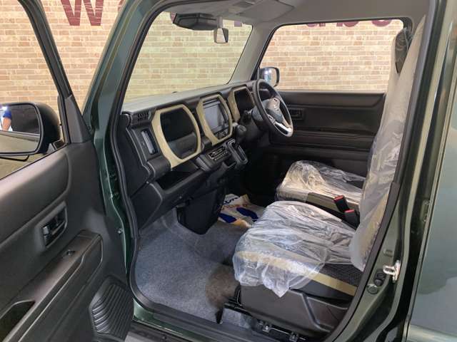 【成約特典】★★オイル交換無料★★当店でお車をご購入頂くと、次回車検時までオイル交換無料(年4回)！車検を受けると更に次回車検まで無料。　※詳しくはスタッフまでお問い合わせください。