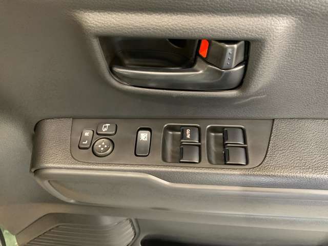 ★カラーズ安心安全パック★（別途有料保証です）【安心1】納車前安心整備。【安心2】納車後安心1年保証。【安心3】エンジンオイル交換ずーっと無料。（当店で車検を受けて頂く条件あり）