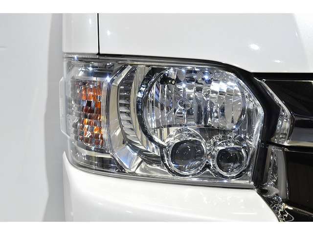 ■純正LEDヘッドランプ★即納台数多数取り揃え！気に入っていただけるお車ご提案します☆ご来店お待ちしております。シーアールエス大阪06-6852-9000