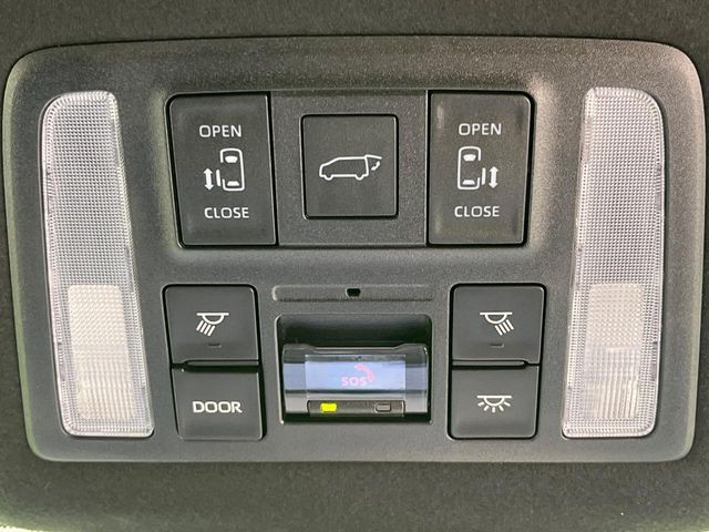 【両側パワースライドドア】スマートキーや運転席のスイッチで後席両側スライドドアの開閉が可能♪電動だから力を入れてドアを開ける必要が無く、小さなお子様でも簡単に開け閉めでき快適です♪