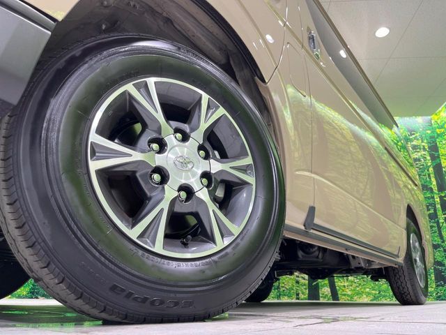 【純正15インチアルミホイール】外観にマッチした純正アルミホイールを装着しております。各種Aftermarketアルミホイールや、スタッドレスタイヤも取扱いしております。是非ご相談ください♪