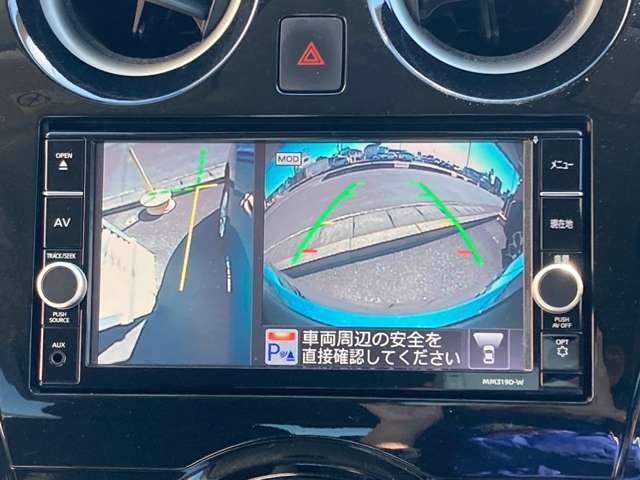 バックカメラ装備です。後ろの映像を見ながら楽々駐車が可能です！