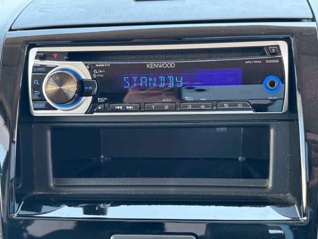 オーディオ搭載！ドライブ中にCD,FM/AMをお楽しみください！