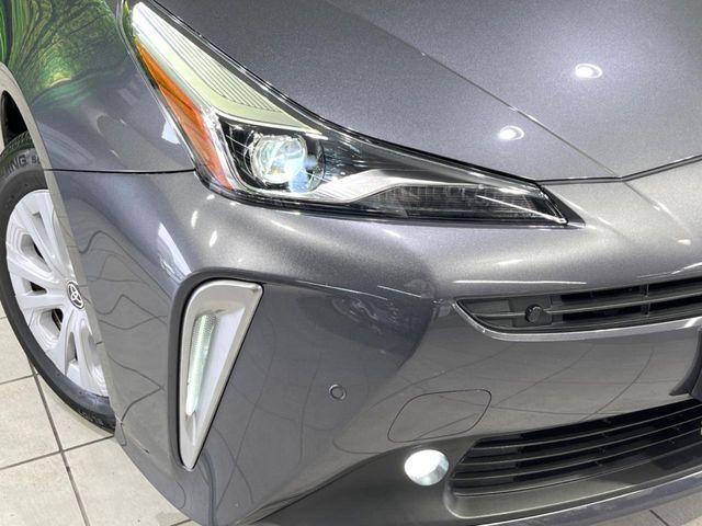 【LEDヘッドライト】悪天候や夜間走行時も良好な視界を確保し安心して運転できる高輝度LEDヘッドライトを装備！点灯速度が早く、消費電力も抑えられています。