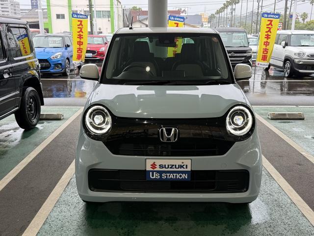 ホンダのNシリーズでも高級感の出ているN-ONEです。電動パーキングブレーキやACC、LEDが装備で、乗り降りもしやすいボディになります。
