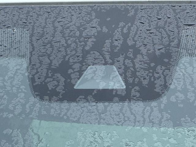 衝突被害軽減ブレーキや横滑り防止装置、車線逸脱警報機能などのサポート装備も充実♪
