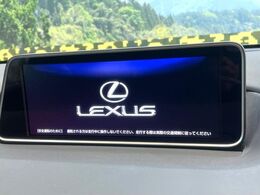 【12.3インチワイドナビ】高級感とインパクトのある大型ワイドナビを装備。各種オーディオ操作はもちろん、横長ワイド画面でのマップ2分割表示など、利便性も高いナビです♪