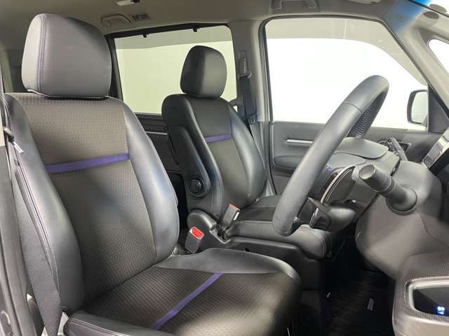 【1列目】店舗にて現車の確認も頂けます！ 最新ナビ(フルセグ・DVD再生)もご案内しております。カロッツェリア・アルパイン・イクリプスのカーナビを取扱っています！バックカメラ(バックモニター)の取付も可能！