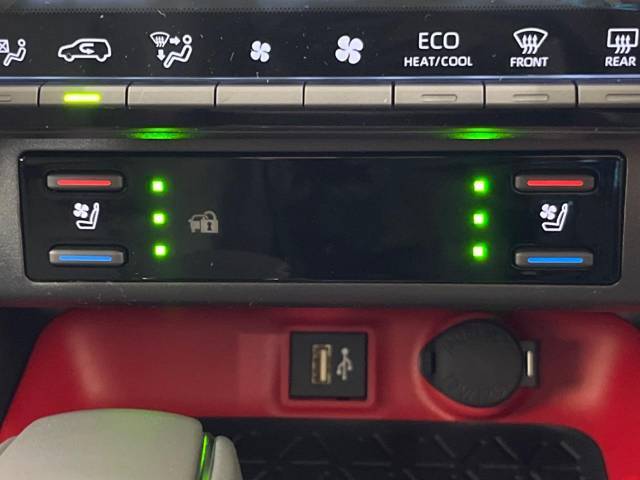 【シートベンチレーション】夏場は涼しい風でお尻や背中の熱やムレを防ぎ、冬はエアコンよりも早く温まってポカポカに！季節を問わず快適に過ごせます。