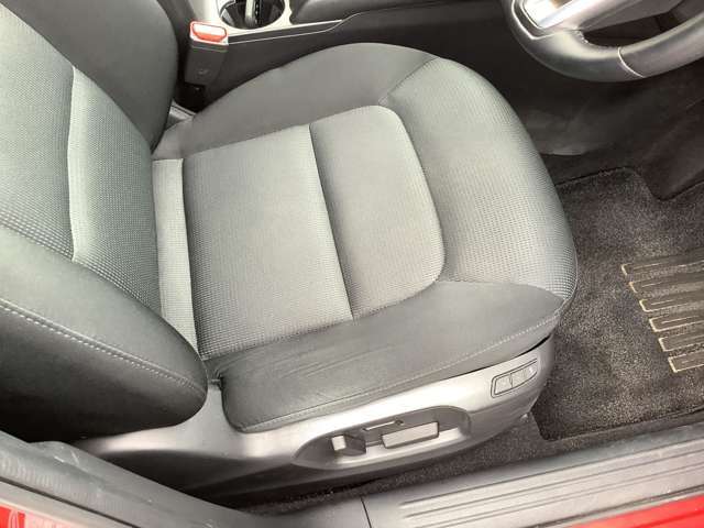 メモリー機能つきパワーシート！