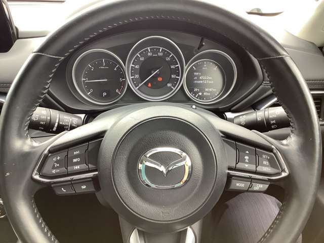 手になじむ革巻きハンドル！