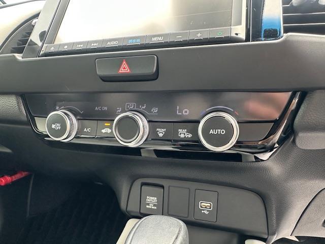 ◆オートエアコン【車内温度を感知して自動で温度調整をしてくれるのでいつでも快適な車内空間を作りあげます。】