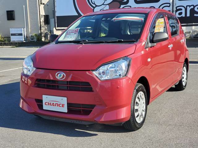 当店でお車をご購入いただき、さらに「有料保証」プランにご加入いただくと、特典としてオイル交換10回分の無料チケットを差し上げます。