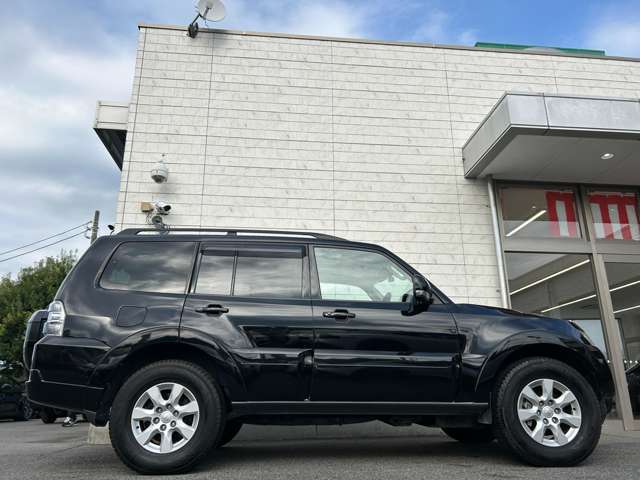 700台限定車　ディーゼルターボ　4WD　7人　ナビ　バックカメラ　電動サンルーフ　ルーフレール　ベージュレザー　シートヒーター　パワーシート　衝突軽減　デフロック　クルコン　FRドラレコ　ETC
