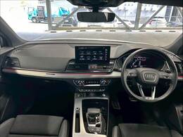 【アイポイント】アイポイントも高く見渡しの良い視界を確保しています。長距離のドライブでも疲れにくく快適に運転できます。