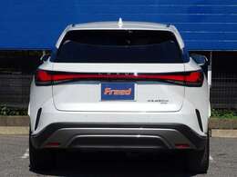 レクサスのメーカー保証を引き続きお受け頂くことが出来ます。万が一、故障等が発生した場合でもお近くのレクサスディーラーにて修理等、対応が可能です。遠方にお住まいの方でも安心して購入、お乗り頂けます！